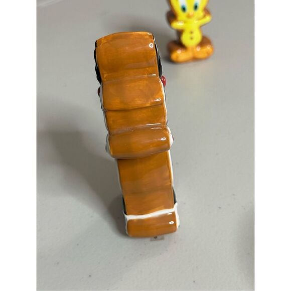 Warner Bros Vintage Tweety Bird & Sylvester Looney Tunes Salt & Pepper Shakers - Picture 7 of 9